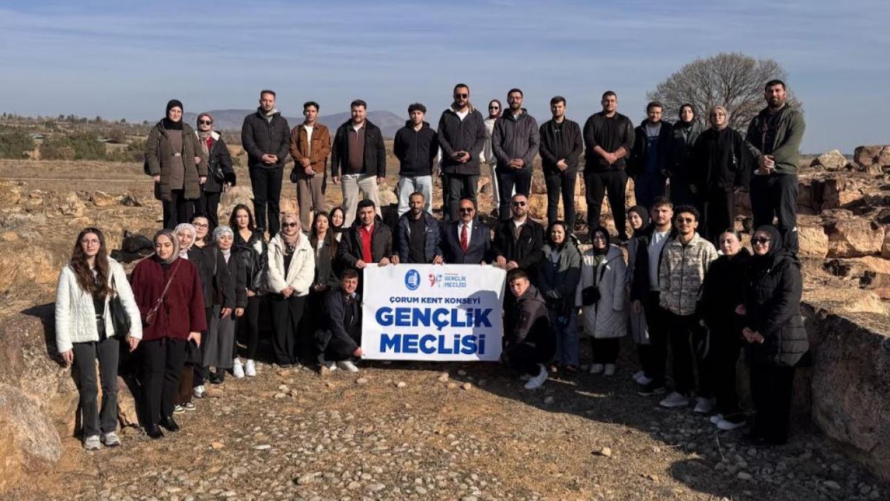 Üniversiteli Gençler Ortaköy’ü Gezdi
