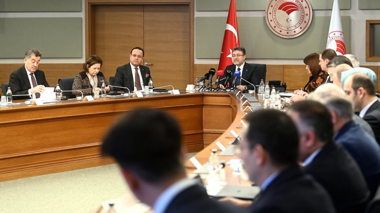 Bakan Yumaklı Tarih Verdi: Yeni "Su Kanunu" 2026'da Yürürlüğe Giriyor!