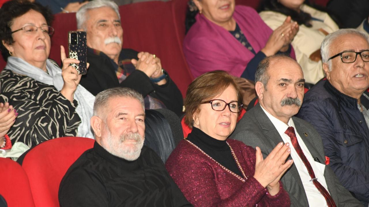 Çiğli'de Mahzuni Şerif Türküleriyle Duygu Dolu Bir Gece Yaşandı