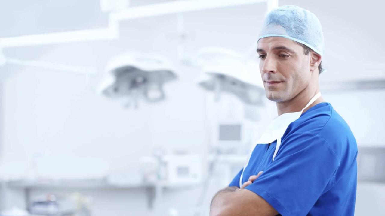 Dubai'de doktor olmak için hangi yolu izlemeliyim? Dubai'de doktor maaşları gerçekten iyi mi?