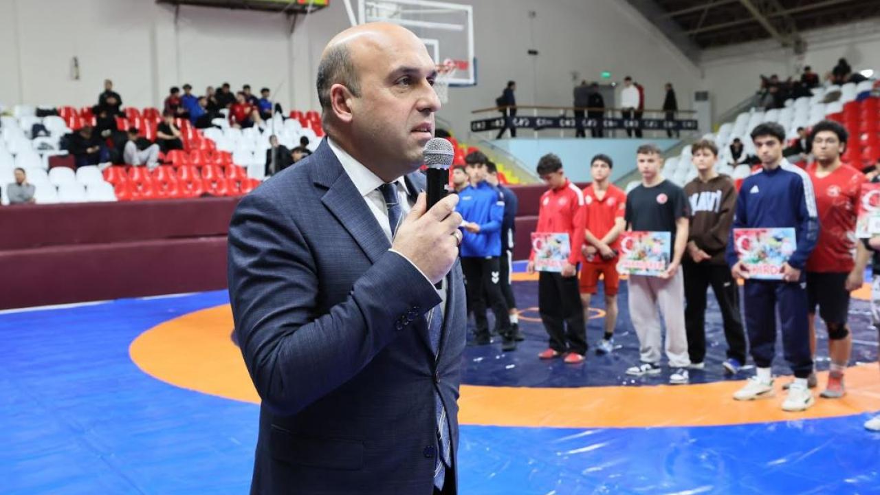 Minderin Genç Aslanları Manisa'da Buluştu: 22 İlden 284 Pehlivan Sahne Alıyor!