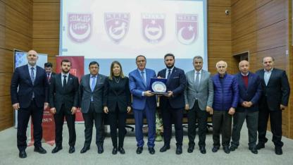 OMÜ’de "Türkiye Yüzyılı" Vizyonu Masaya Yatırıldı: Şeref Malkoç’tan "Yeni ve Sivil Anayasa" Çağrısı