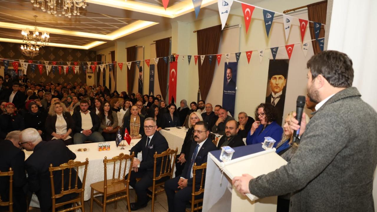 Anahtar Parti Bafra’da 200 Kişilik Katılımla Rozet Takdimi Programı Düzenledi