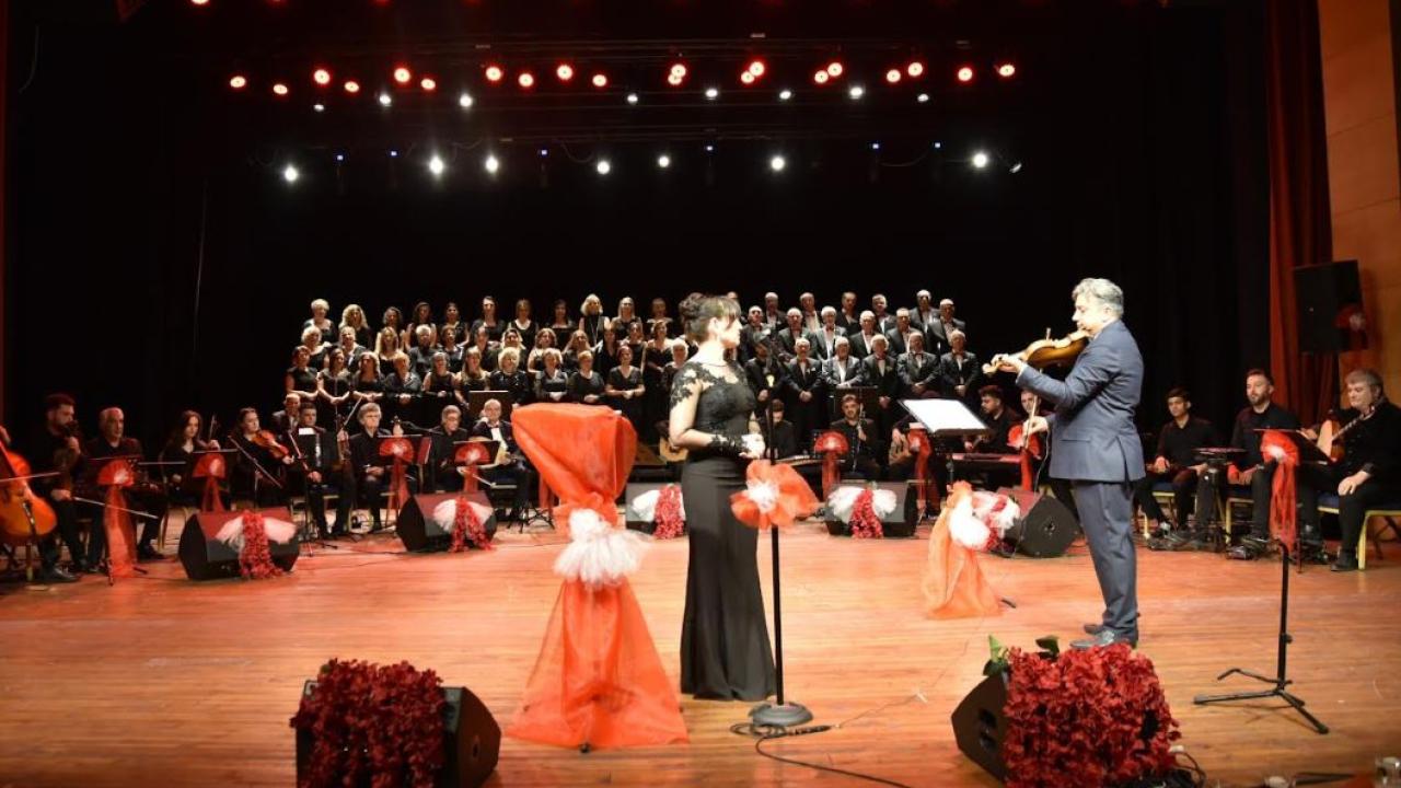 Atakum’da Sanat Dolu Gece: Türk Sanat Müziği Korosu’ndan Müzik Ziyafeti