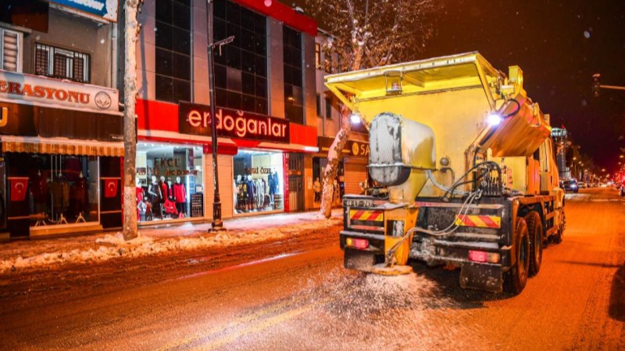 Malatya Büyükşehir Belediyesi Karla Mücadelede 7/24 Sahada