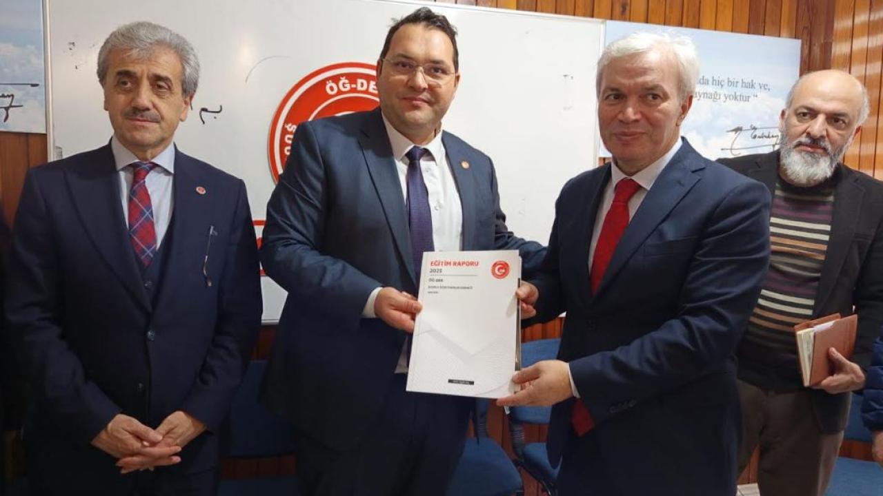 Samsun ÖĞ-DER’de Eğitimci Yazar Buluşması Düzenlendi