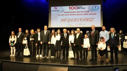 100 Yazar 100 Yeni Eser Ödülleri Verildi