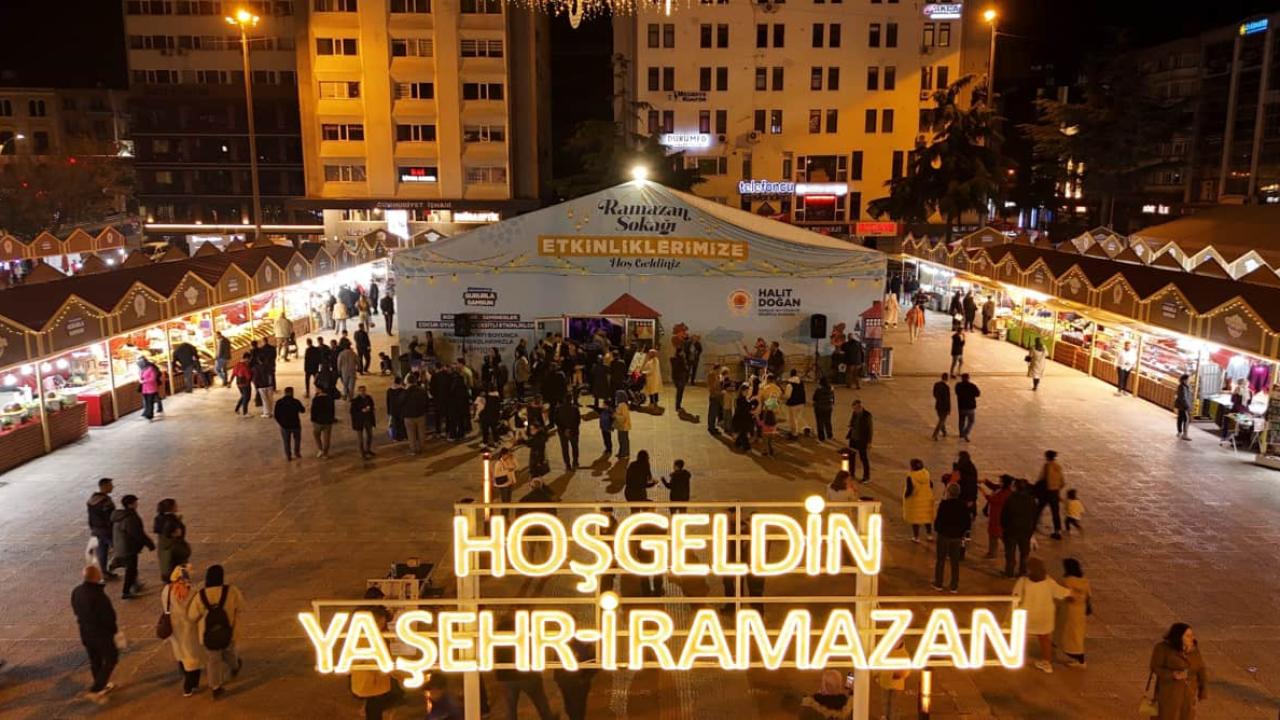 Samsun Büyükşehir Belediyesi ile Ramazan’ın Coşkusu Cumhuriyet Meydanı’nda