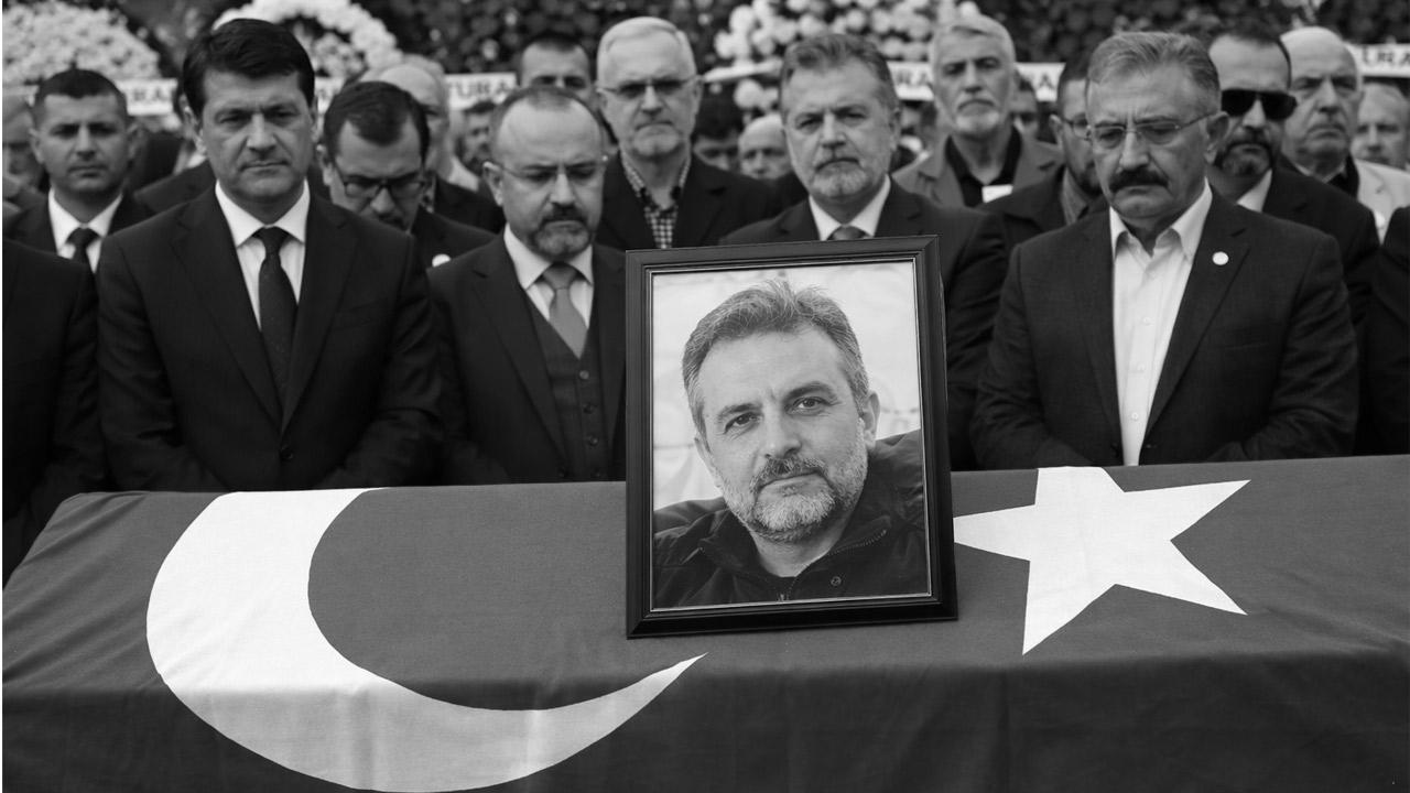 Yılgın Türkler’in Yazarı Bülent Akyürek Son Yolculuğuna Uğurlandı