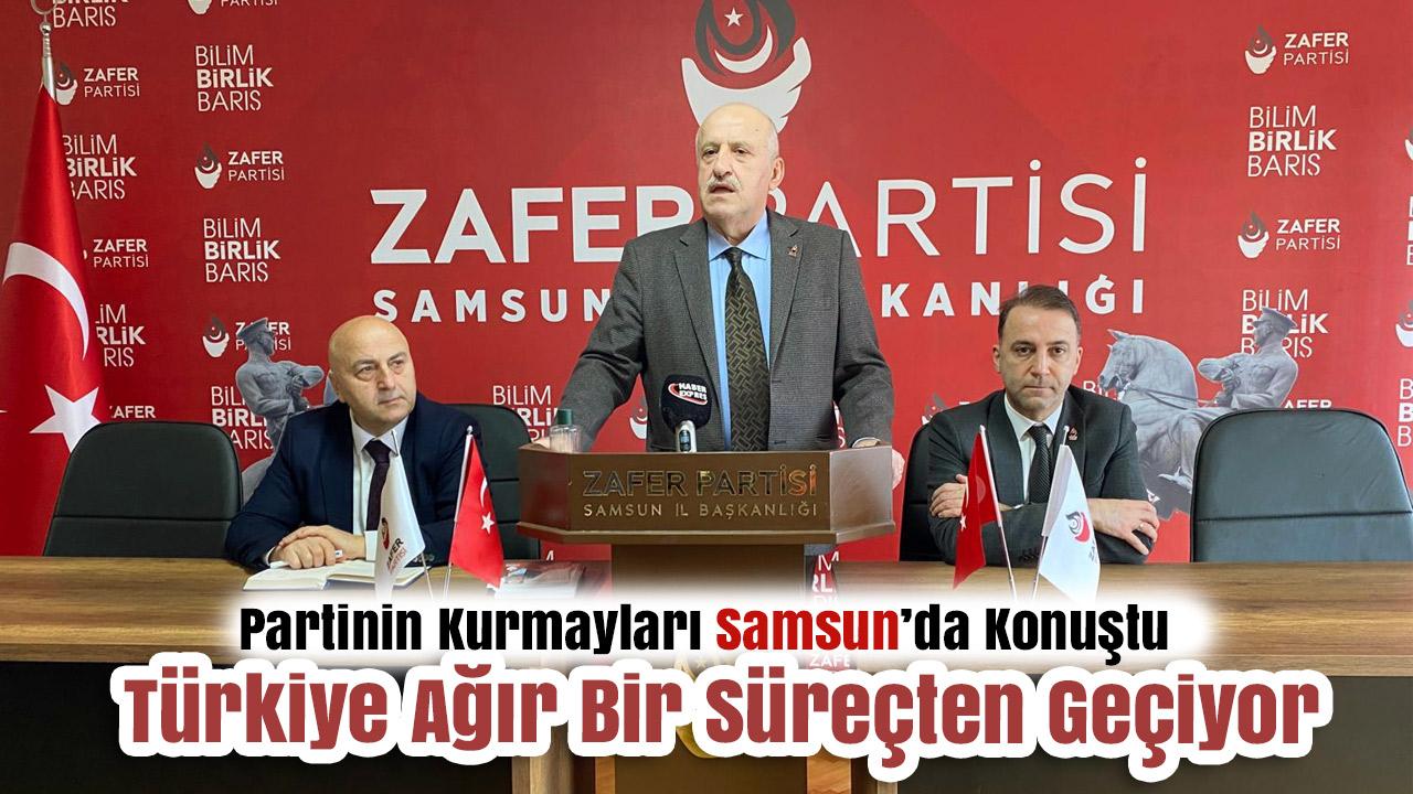 Zafer Partisi Basın ve İletişim Başkanı Nazif Okumuş ile İş Dünyası ve İlişkiler Başkanı Zekeriya Mete, Zafer Partisi İl Başkanı Alperen Carus  basin toplantısı.
