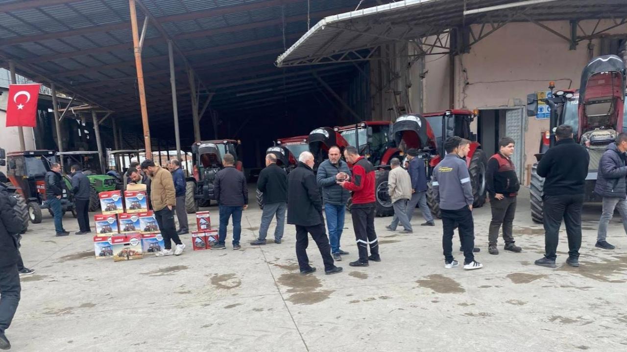 Bafra’da Çiftçilere Ücretsiz Traktör Bakım Hizmeti