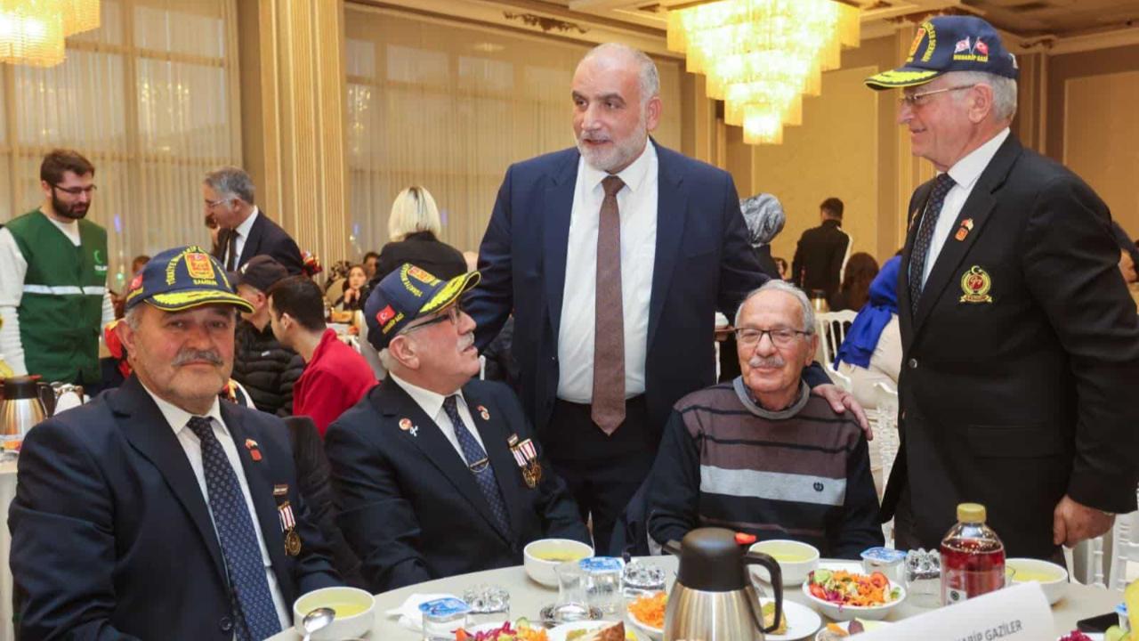 Canik’te Duygu Dolu İftar: Başkan Sandıkçı Şehit Aileleri ve Gazilerle Aynı Sofrada