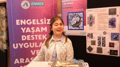 Görme engelli gençten ilham veren sergi: “Parmak Uçlarındaki Okyanus”