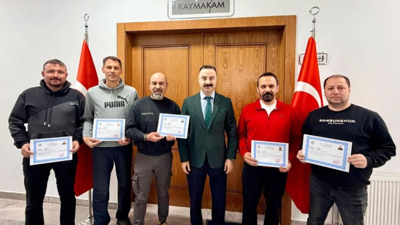 Havza Kaymakamı Ayvat’tan öğretmenlere başarı belgesi