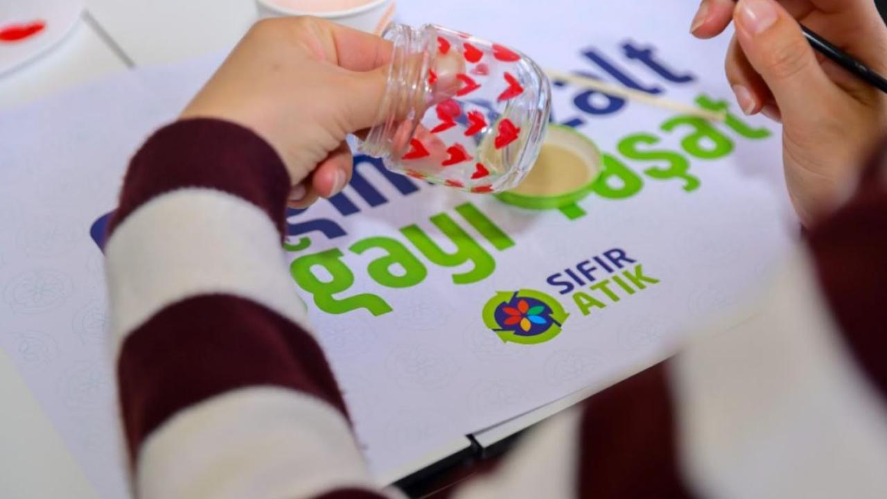 İlkadım’da "Cam" Yeniden Hayat Buldu: Atık Kavanozlar Sanata Dönüştü