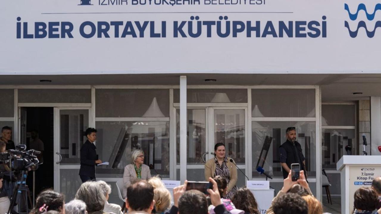 İzmir’de İlber Ortaylı’ya Vefa: "Yaşarken Sevilmenin Gururunu Sizler Sayesinde Tatdı"