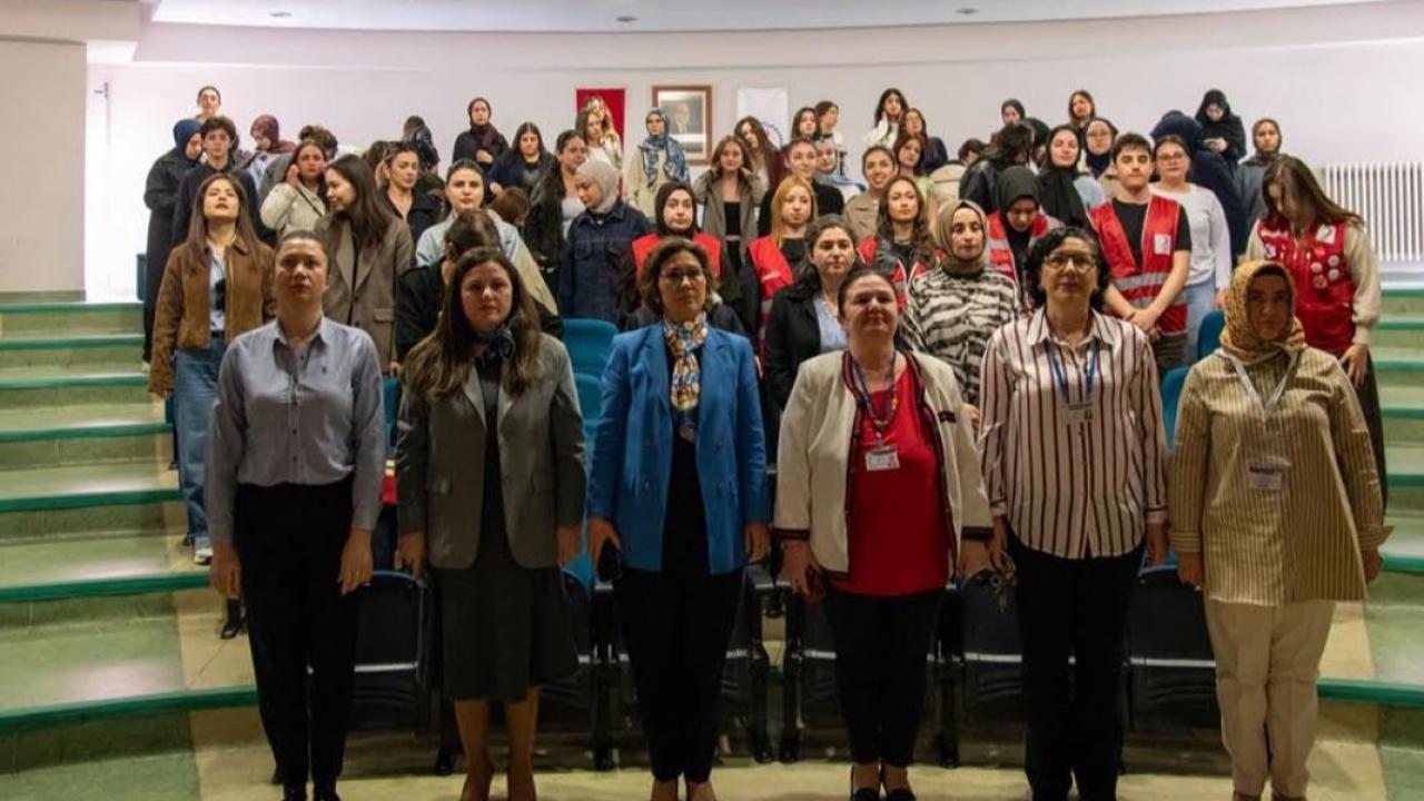 OMÜ’de Ebeler Haftası coşkusu