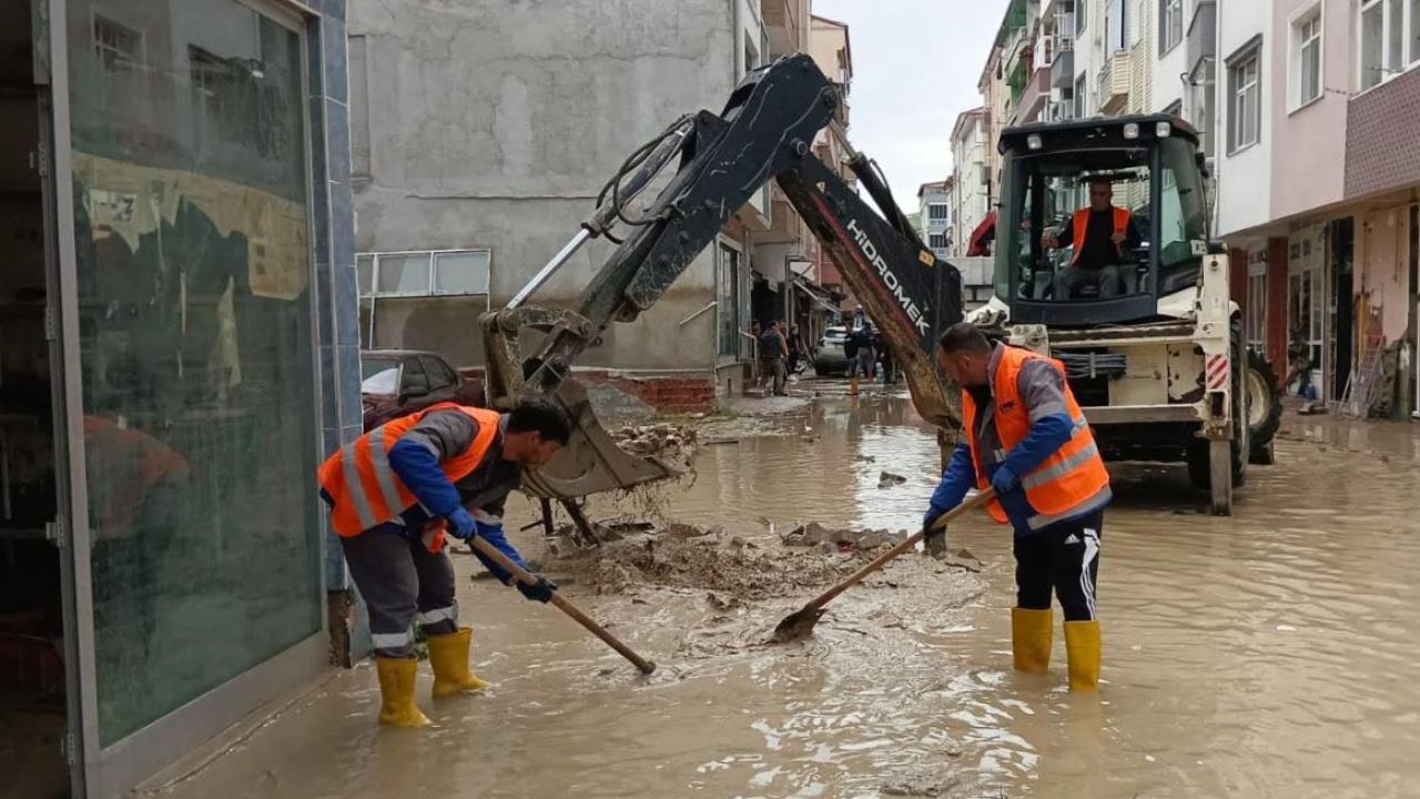Canik Belediyesi’nden Havza’ya Sel Desteği
