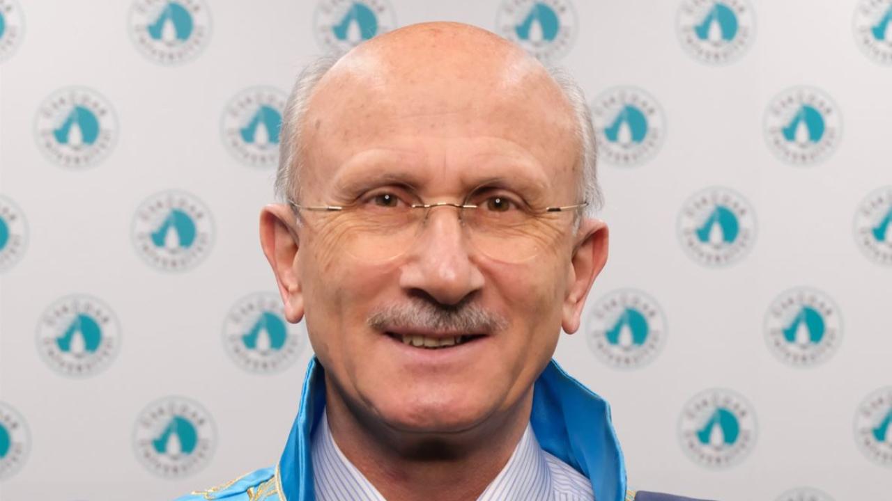 Prof. Dr. Reşat Öngören: Hakikate Giden Yol Bazen Yalnızlıktan Geçer