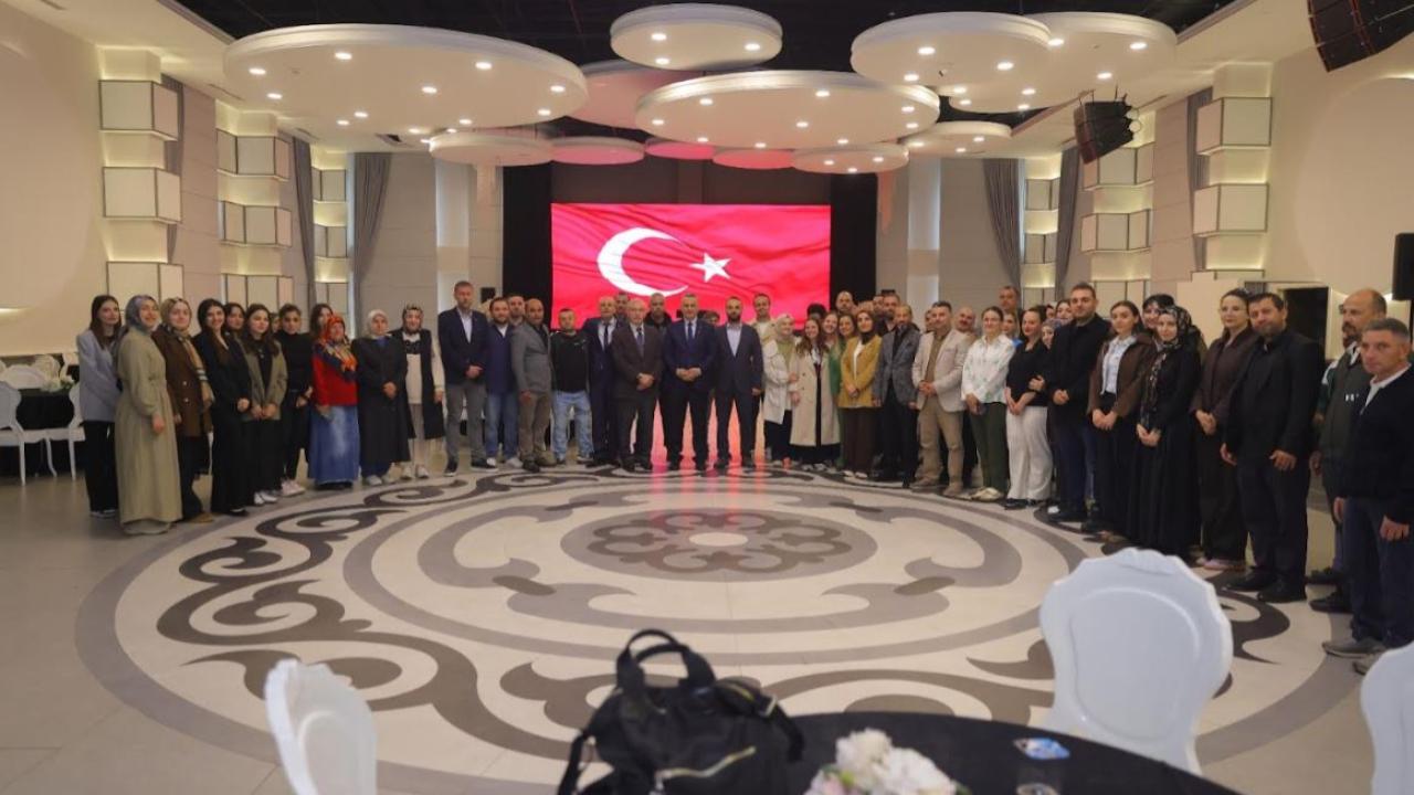 BAŞKAN İHSAN KURNAZ PERSONELLE BAYRAMLAŞTI: "İLKADIM İÇİN GECE GÜNDÜZ ÇALIŞIYORUZ"