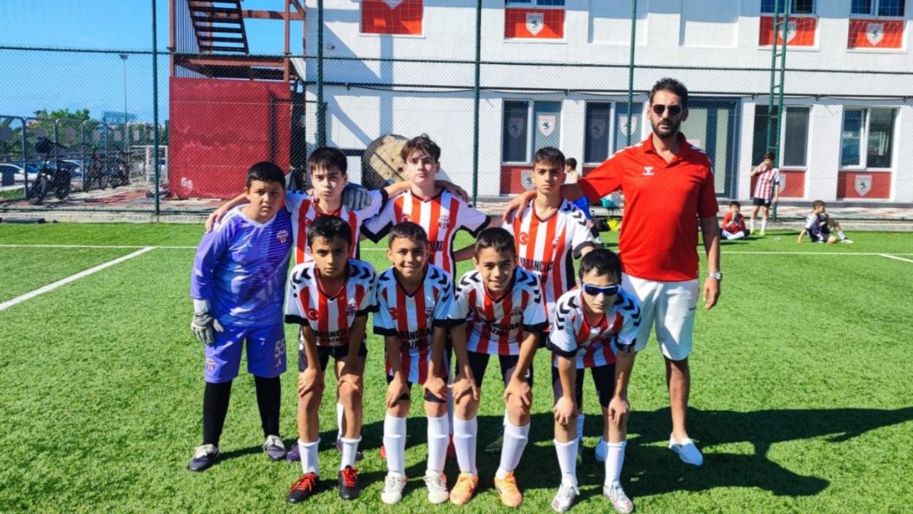 DEREBAHÇESPOR U12’DE DURDURULAMIYOR: 5 MAÇTA 5 GALİBİYET