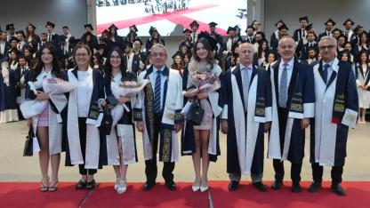 EÜ Tıp Fakültesi'nde 48. Dönem Mezuniyet Gururu